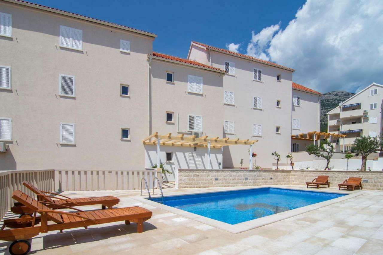 Apartments Sara 3 Bol Esterno foto